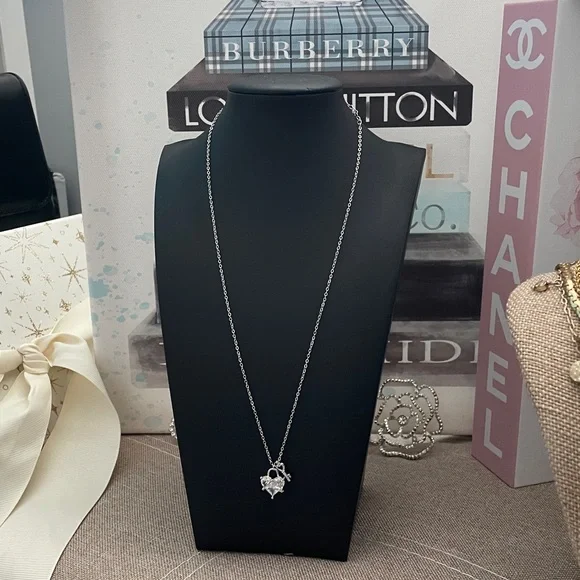 🌟🖤♥️Beautiful Silver Crystal Heart & Key Pendant Necklace♥️🖤🌟NEW - Picture 4 of 5